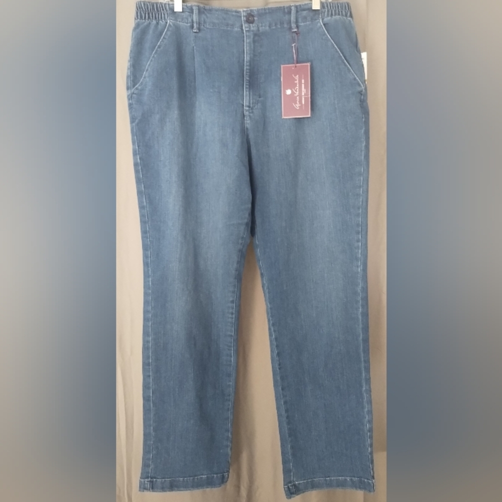 NWT GLORIA VANDERBILT FLARE LEG PLEATED CHINO JEAN SZ 14